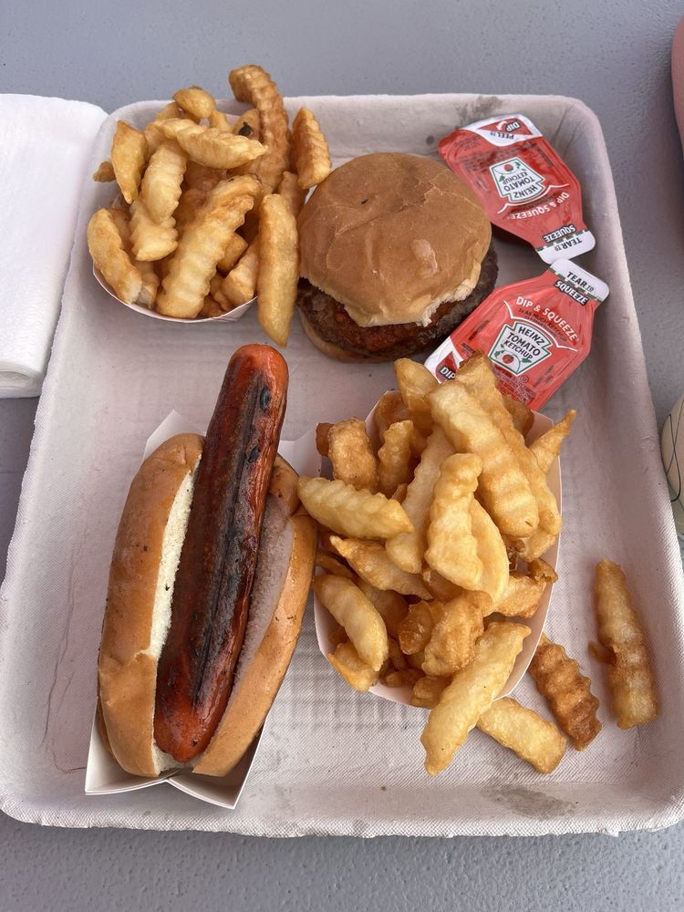 Food from Voss' Bar-B-Q