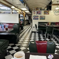 Chelle's 33 Diner - Back to the 60's
