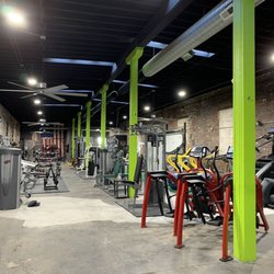 FGN Fitness - Plenty of equipment to go around, no matter how busy it gets!