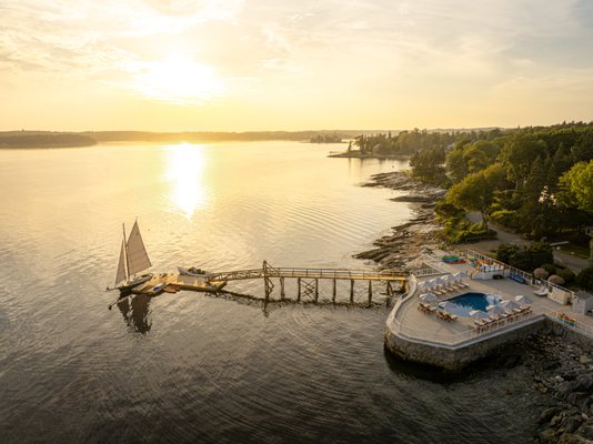 Spruce Point Inn Resort & Spa by null