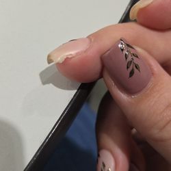 T spa Nails - Chipped acrylic (first time issue in 5 years)