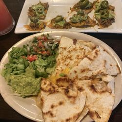Veggie quesadillas (8) Bean & Cheese Nachos (8) Bean & Cheese Nachos Veggie Quesadilla