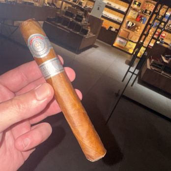 Tabacon Cigars And Spirits - Montecristo Platinum Series - Cigar Bars Near Me - Doral, Florida Tabacon Cigars And Spirits - Montecristo Platinum Series - Cigar Bars Near Me - Doral, Florida