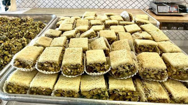 Suzie's Pastry Shoppe by null