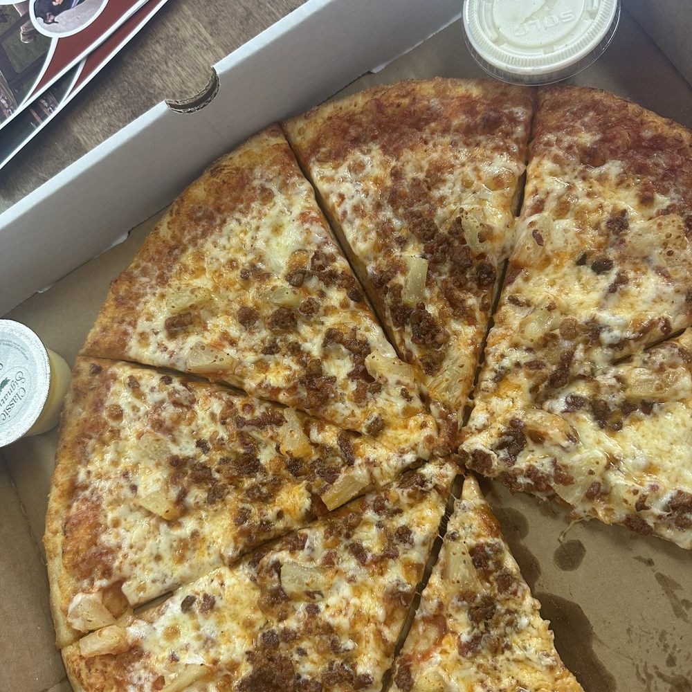 Build your own pizza - pineapple & bacon Build your own pizza - pineapple & bacon