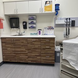 Cottonwood InstaCare - Patient room