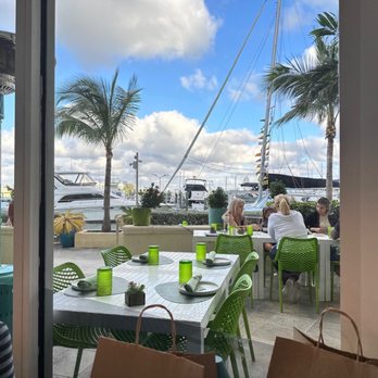 Petralunga - Outdoor view - Pizza Near Me - Miami, Florida