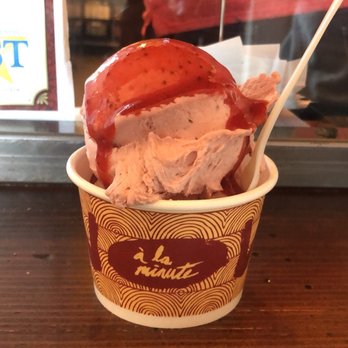 à la minute - Strawberry sorbet with strawberry sauce. - Ice Cream & Frozen Yogurt Near Me - Redlands, California à la minute - Strawberry sorbet with strawberry sauce. - Ice Cream & Frozen Yogurt Near Me - Redlands, California