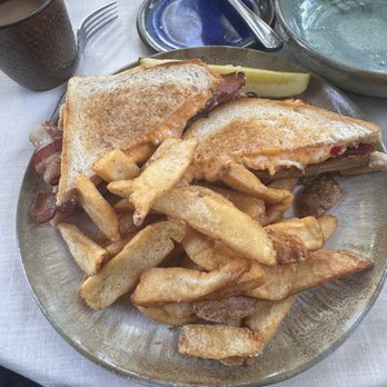 Old Mill Pottery House Cafe - Pimento cheese BLT - American Near Me - Pigeon Forge, Tennessee Old Mill Pottery House Cafe - Pimento cheese BLT - American Near Me - Pigeon Forge, Tennessee