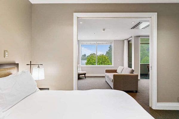 Hilton Lake Taupo by null