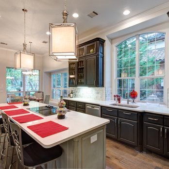Toluca Granite - 3cm White Quartz with rounded corners on island - Interior Design Near Me - Austin, Texas Toluca Granite - 3cm White Quartz with rounded corners on island - Interior Design Near Me - Austin, Texas