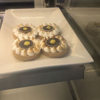 Panderri Bakery & Restaurante - Key lime pie - Bakeries Near Me - Luquillo, Puerto Rico Panderri Bakery & Restaurante - Key lime pie - Bakeries Near Me - Luquillo, Puerto Rico