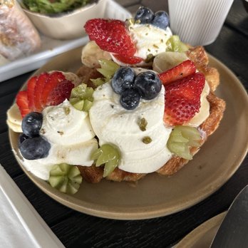 Momonoki - Croffle (croissant waffle) - Cafes Near Me - Atlanta, Georgia