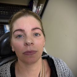 Pooza's Eyebrow Threading Studio - Eyebrow threading and tinting