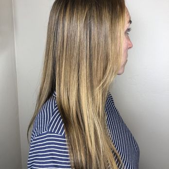 Kelsey Kratzer - Balayage - Hair Stylists Near Me - Encinitas, California Kelsey Kratzer - Balayage - Hair Stylists Near Me - Encinitas, California