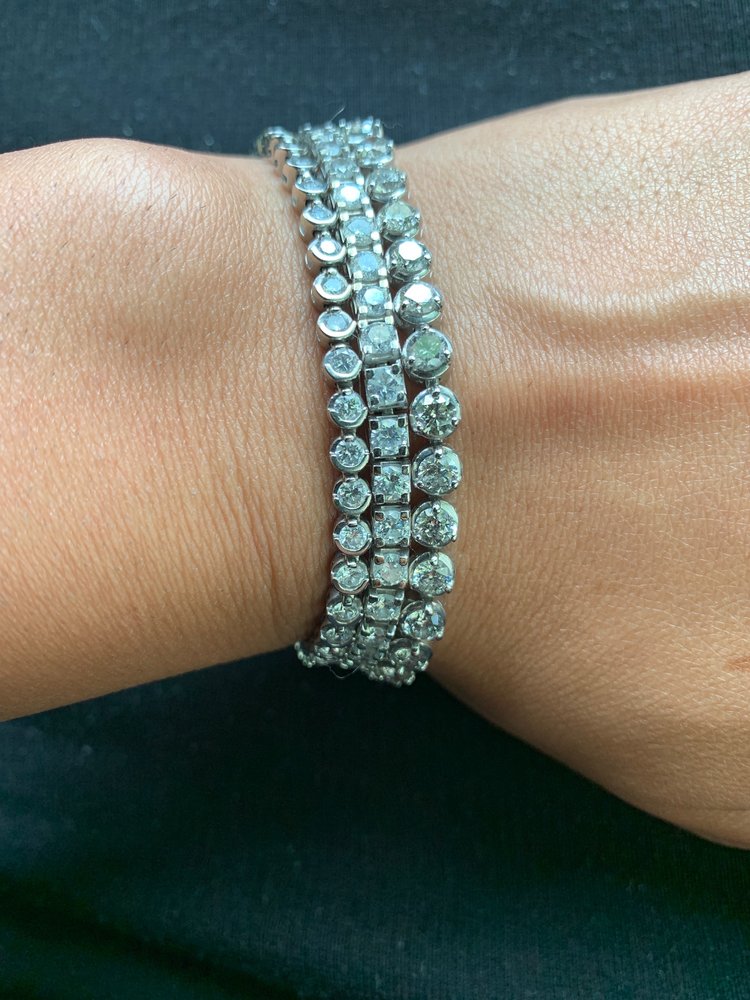 LANDMARK JEWELERS Updated July 2024 20 Reviews 8305 W Golf Rd