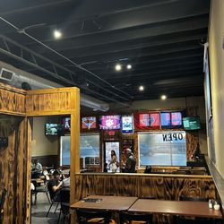 Steve-O's Pizza and Pub - Interior