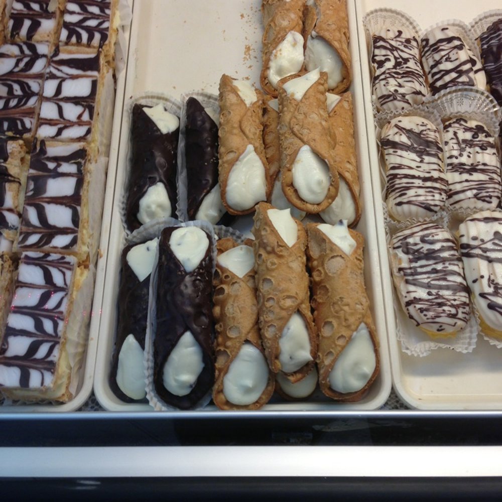 Mama's Backyard Café - Bakeries Near Me - Corona, New York Mama's Backyard Café - Bakeries Near Me - Corona, New York