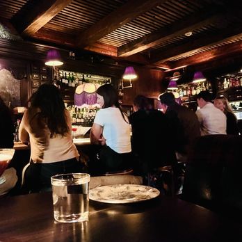 Armitage Alehouse - Ambiance - Pubs Near Me - Chicago, Illinois Armitage Alehouse - Ambiance - Pubs Near Me - Chicago, Illinois