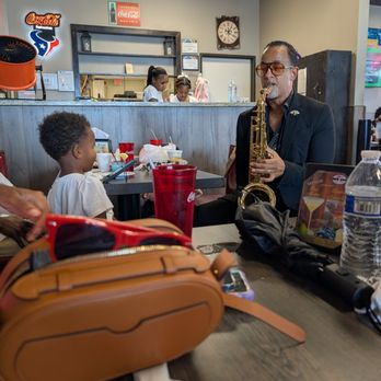 Cafe Rian Cajun Cafe - Cajun/Creole Near Me - Houston, Texas
