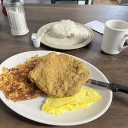 254 Cafe - Chicken fired steak breakfast.  She brought a side of gravy.  Good breakfast!