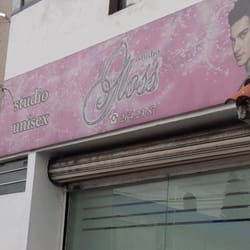 Studio Gloss - Un cambio de imagen con gusto te lo diseñan aquí.