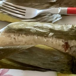 The rice sticks to the leaves.  Not fresh.