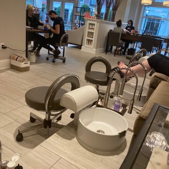 Paint Nail Bar - Staff wears mask - Nail Technicians Near Me - Huntersville, North Carolina Paint Nail Bar - Staff wears mask - Nail Technicians Near Me - Huntersville, North Carolina
