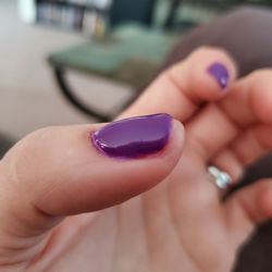 Nail 4 U - Painfully short, terrible job.