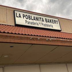 La Pablonita Bakery - Entrance