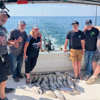 Leisure Time Charters - Reunion of Friends - Tours Near Me - Milwaukee, Wisconsin