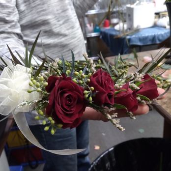 Rose Petals Florist - Doggie Wreath - Florists Near Me - Stateline, Nevada
