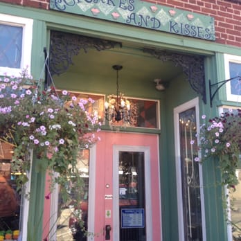 Cupcakes and Kisses - Cupcakes Near Me - Holly, Michigan