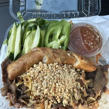 Mango and Mint - Lemongrass pork vermicelli bowl - Vietnamese Near Me - Alameda, California
