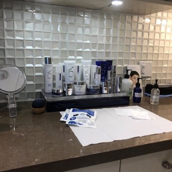 Barrett Plastic Surgery - Cosmetic Surgeons Near Me - Beverly Hills, California Barrett Plastic Surgery - Cosmetic Surgeons Near Me - Beverly Hills, California