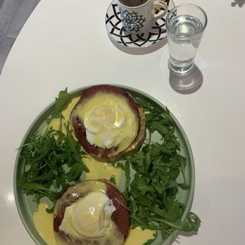 Cocomelt - Eggs Benedict - Desserts Near Me - Lombard, Illinois