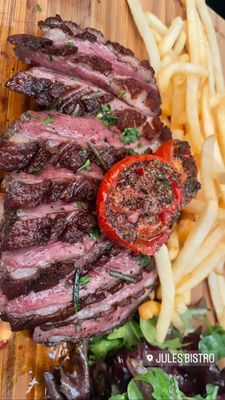 Jules Bistro by null
