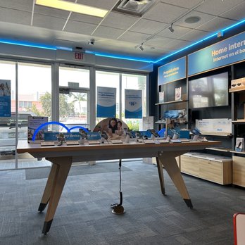 AT&T Store - Phone and accessories display - Mobile Phones Near Me - Miami Beach, Florida AT&T Store - Phone and accessories display - Mobile Phones Near Me - Miami Beach, Florida