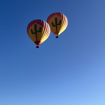 Hot Air Expeditions - Hot air balloons in the sky - Hot Air Balloons Near Me - Phoenix, Arizona Hot Air Expeditions - Hot air balloons in the sky - Hot Air Balloons Near Me - Phoenix, Arizona