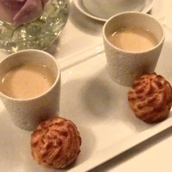 Charleston - Complimentary appetizer--something like a biscuit and gravy - New American Near Me - Baltimore, Maryland