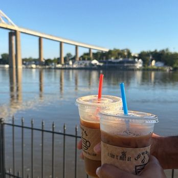 Cafe On The Bay - Bed & Breakfast Near Me - Chesapeake City, Maryland