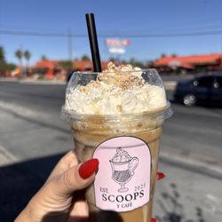 Scoops y Cafe - Marzapan coffee. Bomb!!!