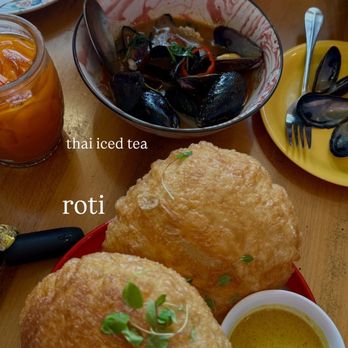 Funky Elephant - roti, "Hella" Drunken Mussels, thai tea - Thai Near Me - Berkeley, California