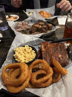 Big Hole BBQ Victor by null