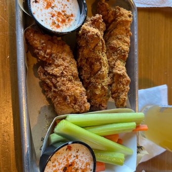 Gold Feather - 3 pc tender. (Lemon pepper seasoning) per request - Beer Bar Near Me - San Antonio, Texas