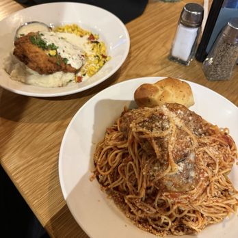 BJ's Restaurant & Brewhouse - Jumbo Spaghetti And Meatballs - New American Near Me - Las Vegas, Nevada