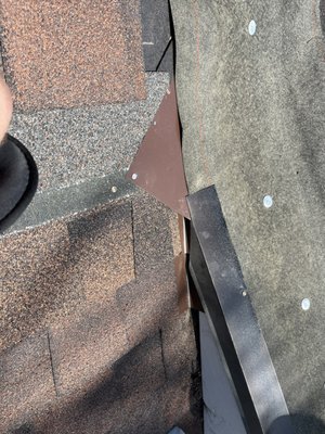 Coastline Roofing Logo