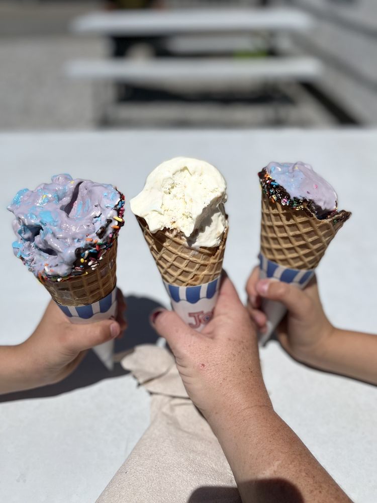 MICKEY’S ICE CREAM & HOT DOGS Updated September 2024 38126 3rd St