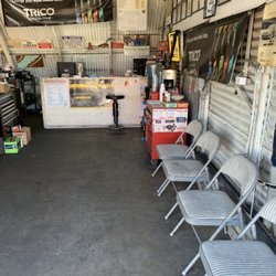 Professional Complete Auto Care - Waiting area when your car is been worked on.