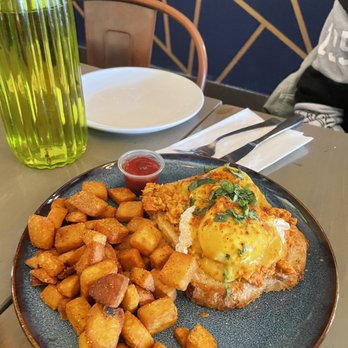The Kettle - Masala chicken egg Benedict - Halal Near Me - Toronto, Ontario